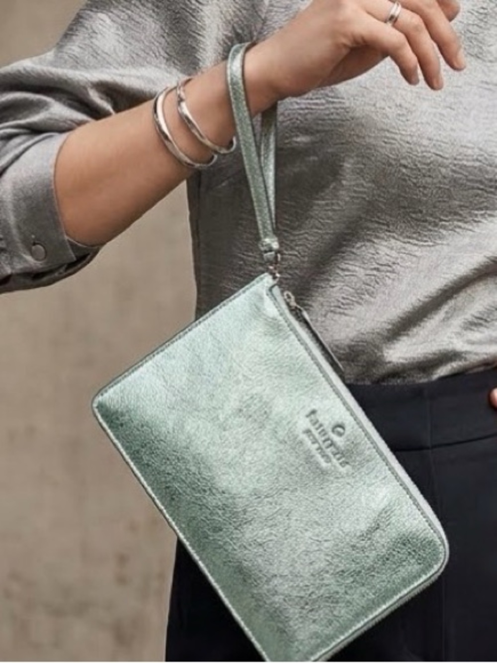 kate spade Metallic Mint Wristlet Clutch in Pale Green-Silver NWOT